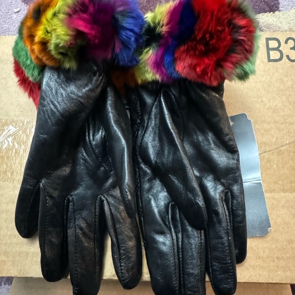 Beautiful Felted wool blend scarf set and leather gloves with rabbit fur trim - Picture 7 of 11